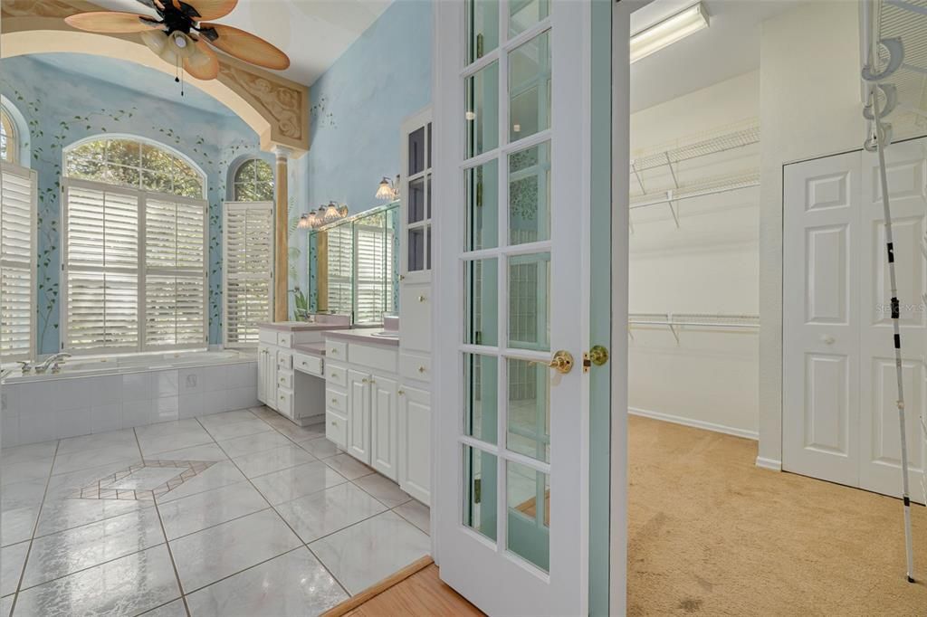 For Sale: $1,199,000 (4 beds, 4 baths, 4562 Square Feet)