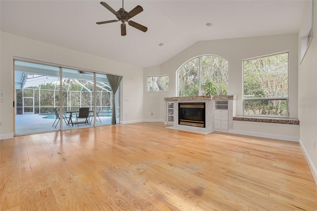 For Sale: $1,199,000 (4 beds, 4 baths, 4562 Square Feet)