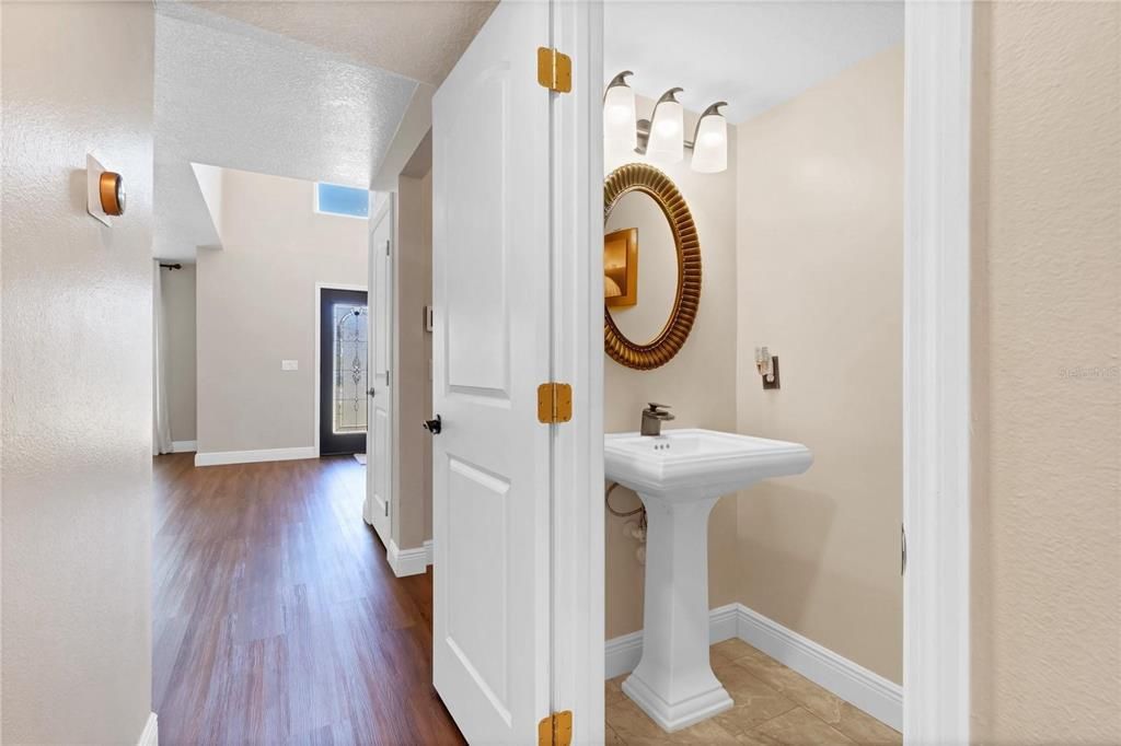 For Sale: $599,000 (6 beds, 4 baths, 4040 Square Feet)