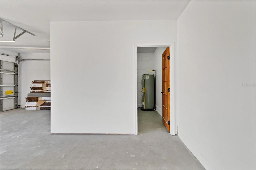 For Sale: $599,000 (6 beds, 4 baths, 4040 Square Feet)