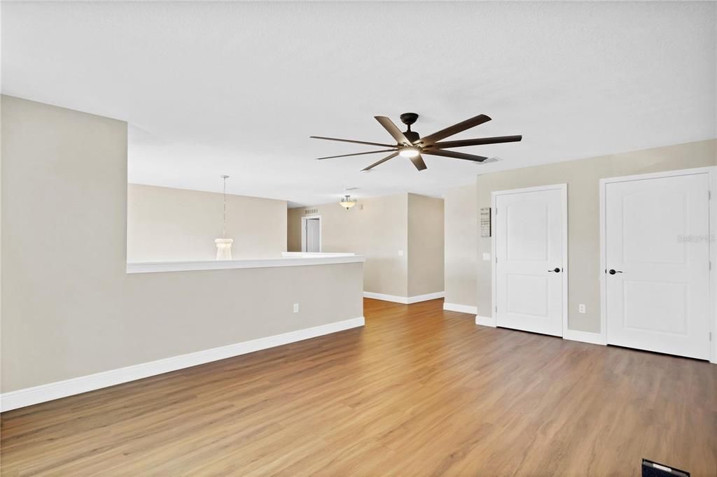 For Sale: $599,000 (6 beds, 4 baths, 4040 Square Feet)