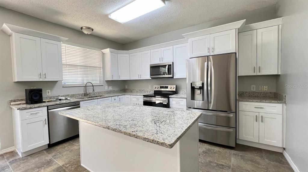 На продажу: $477,000 (5 спален, 2 ванн, 2940 Квадратных фут)