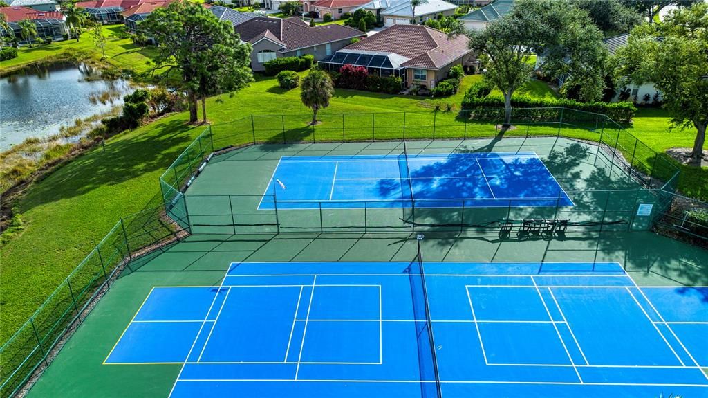 合同活跃: $729,000 (3 贝兹, 2 浴室, 2689 平方英尺)