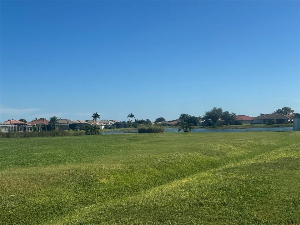 合同活跃: $729,000 (3 贝兹, 2 浴室, 2689 平方英尺)