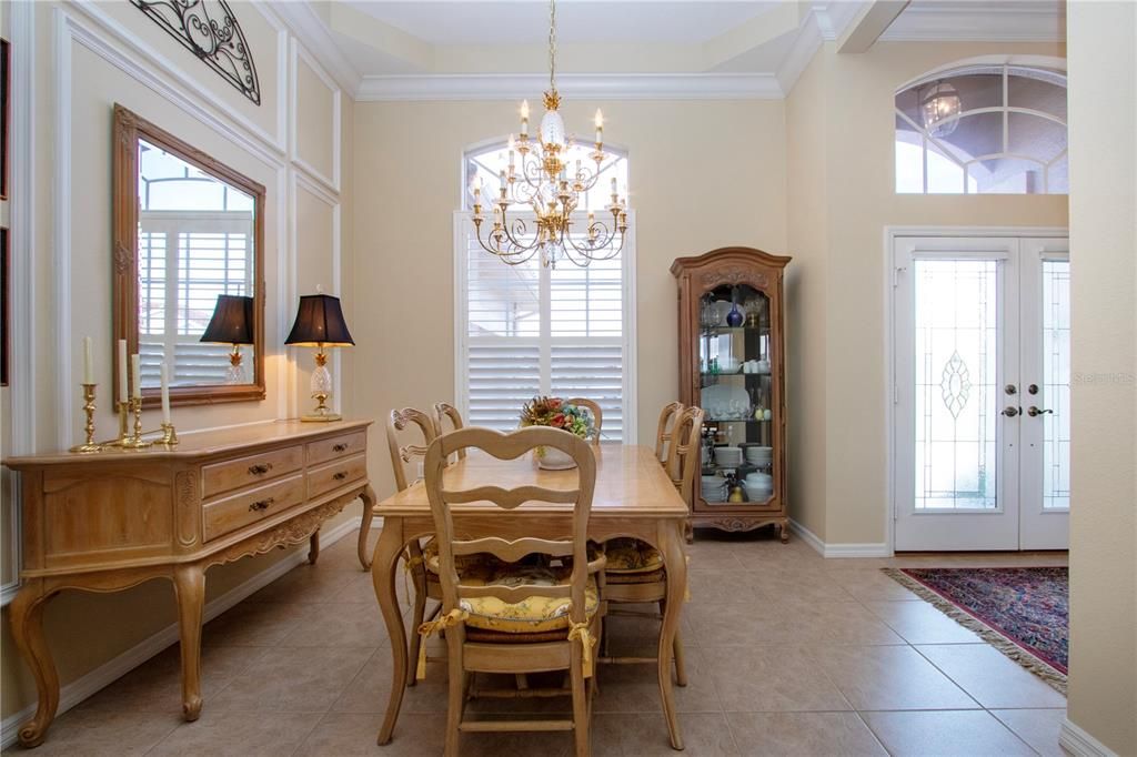 合同活跃: $729,000 (3 贝兹, 2 浴室, 2689 平方英尺)