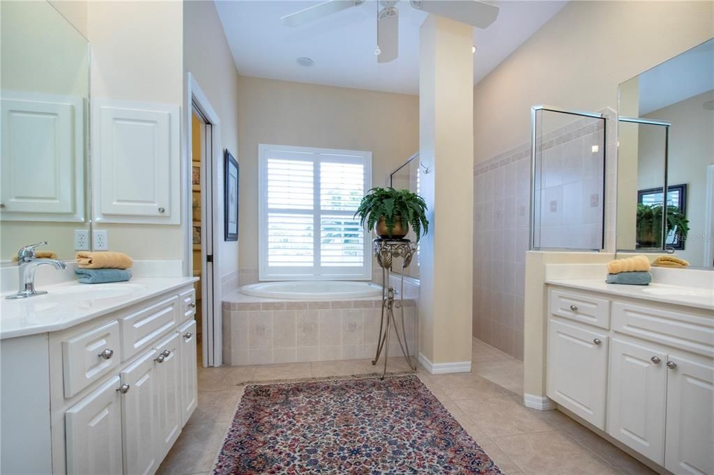 合同活跃: $729,000 (3 贝兹, 2 浴室, 2689 平方英尺)