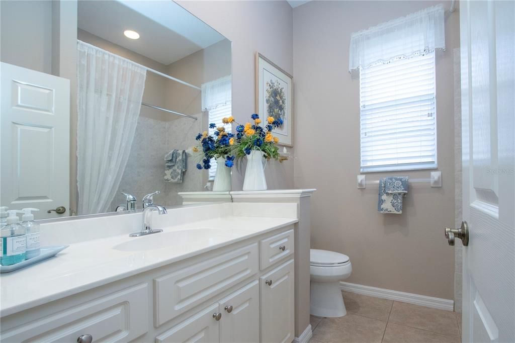 合同活跃: $729,000 (3 贝兹, 2 浴室, 2689 平方英尺)