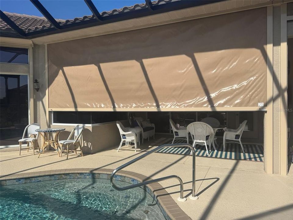 合同活跃: $729,000 (3 贝兹, 2 浴室, 2689 平方英尺)