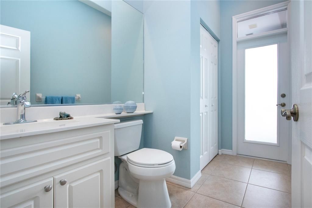 合同活跃: $729,000 (3 贝兹, 2 浴室, 2689 平方英尺)