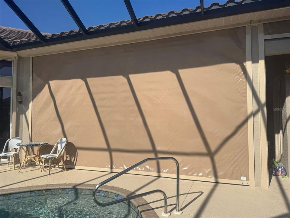 合同活跃: $729,000 (3 贝兹, 2 浴室, 2689 平方英尺)