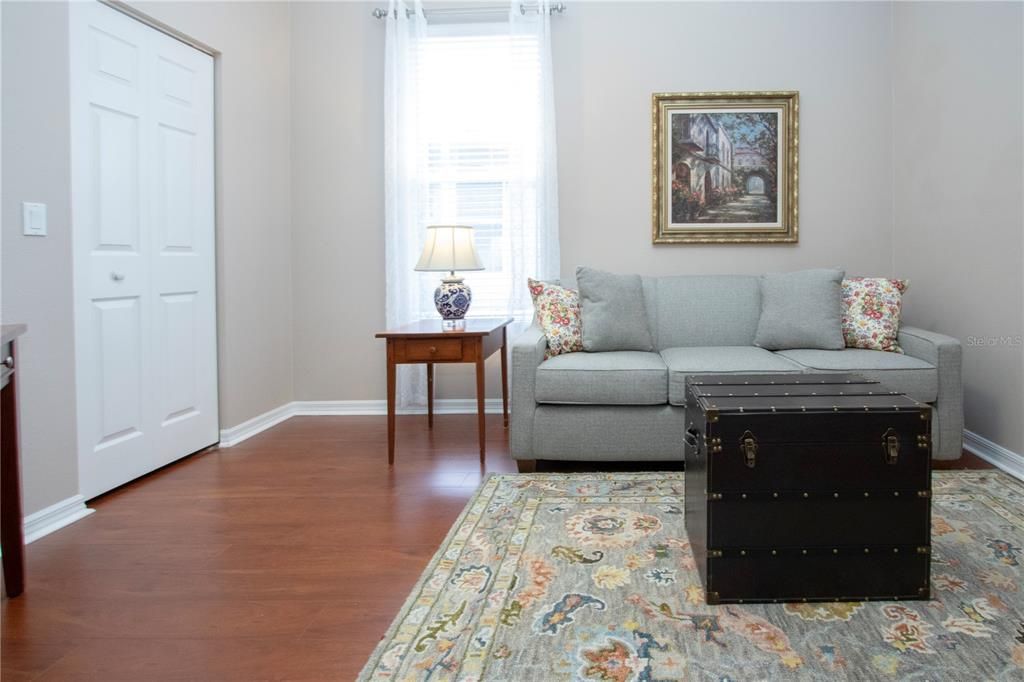 合同活跃: $729,000 (3 贝兹, 2 浴室, 2689 平方英尺)