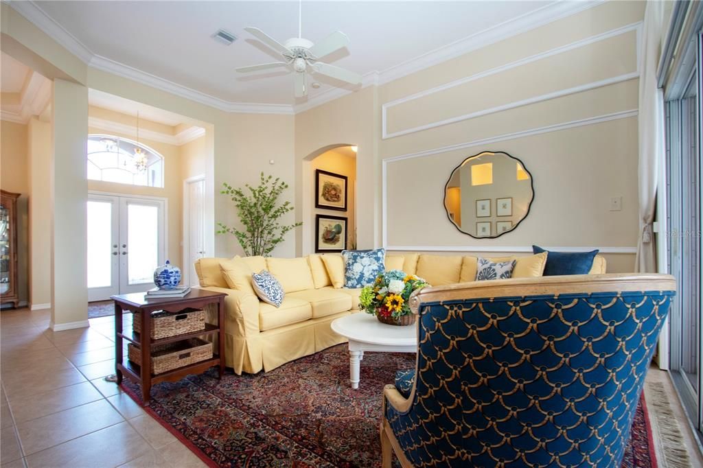 合同活跃: $729,000 (3 贝兹, 2 浴室, 2689 平方英尺)