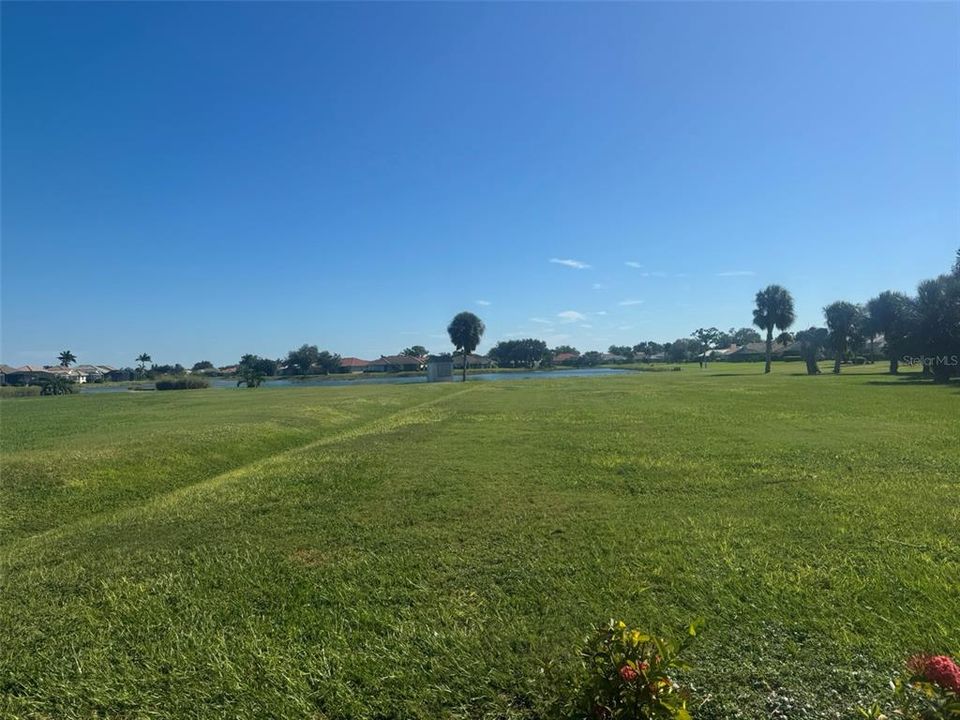 合同活跃: $729,000 (3 贝兹, 2 浴室, 2689 平方英尺)