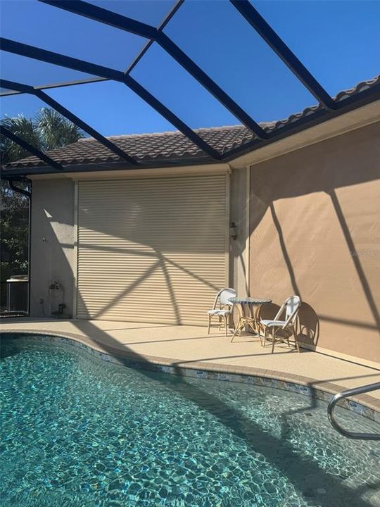 合同活跃: $729,000 (3 贝兹, 2 浴室, 2689 平方英尺)