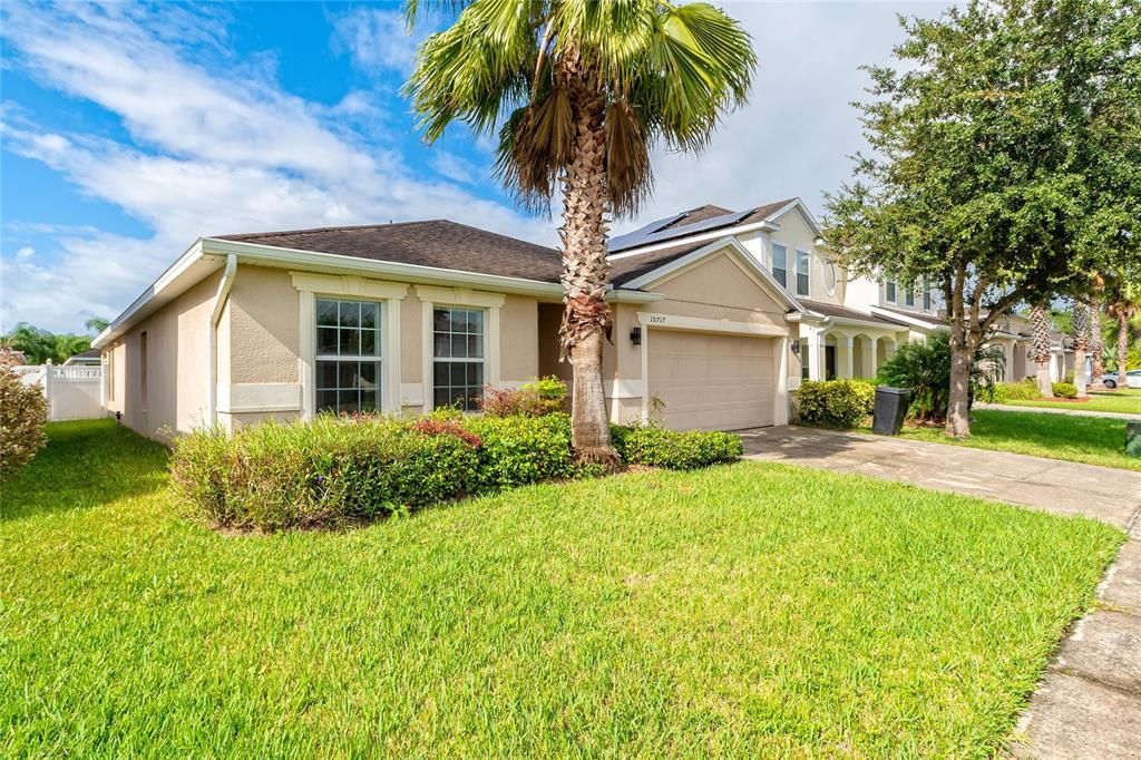 合同活跃: $480,000 (4 贝兹, 3 浴室, 2033 平方英尺)