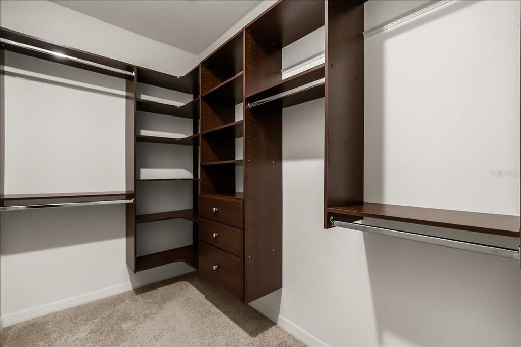 出租: $2,600 (5 贝兹, 3 浴室, 2626 平方英尺)