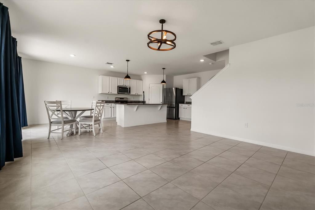 出租: $2,600 (5 贝兹, 3 浴室, 2626 平方英尺)