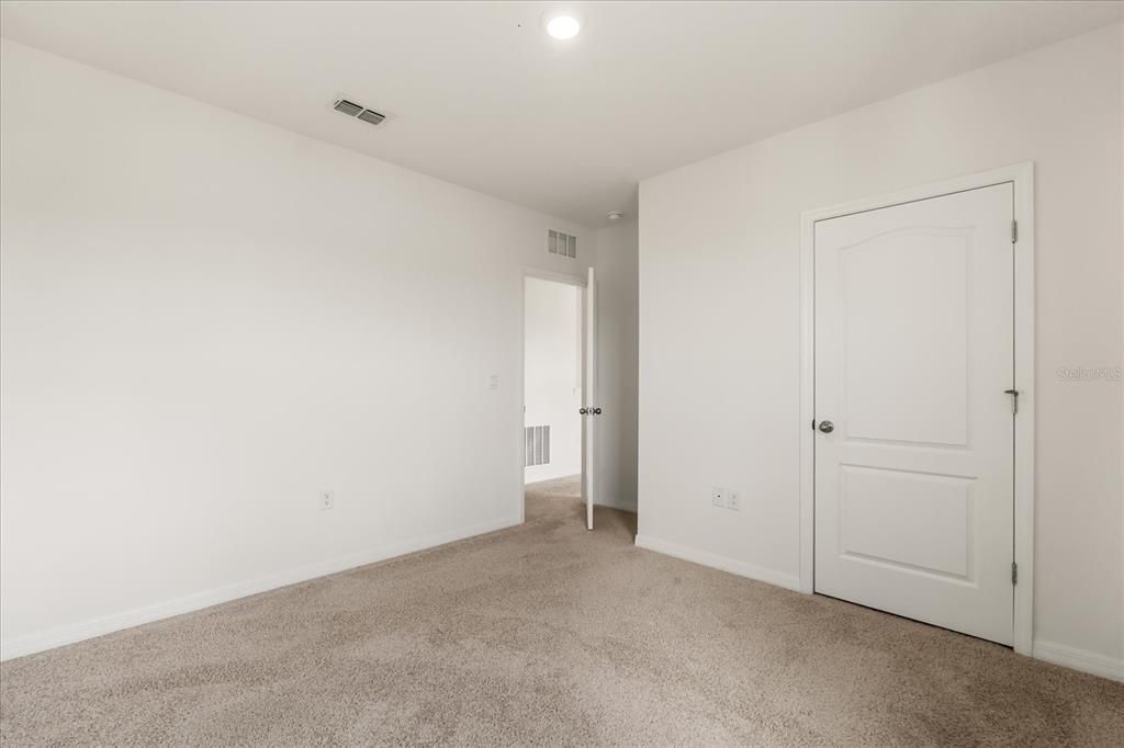 出租: $2,600 (5 贝兹, 3 浴室, 2626 平方英尺)