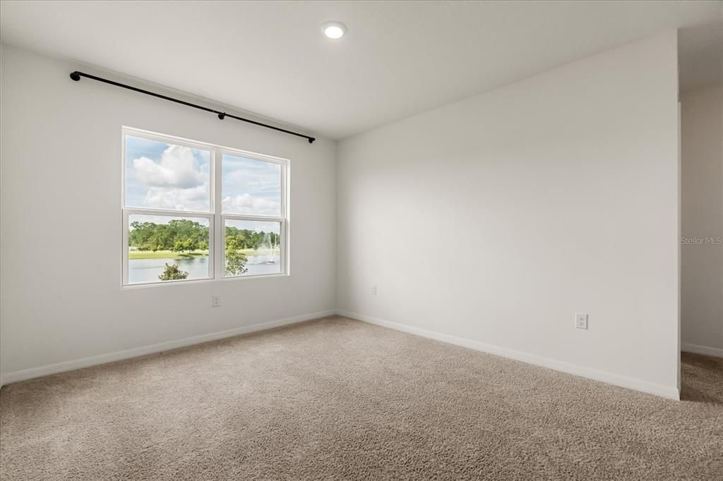 出租: $2,600 (5 贝兹, 3 浴室, 2626 平方英尺)