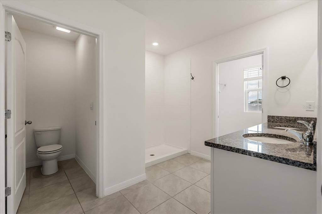 出租: $2,600 (5 贝兹, 3 浴室, 2626 平方英尺)