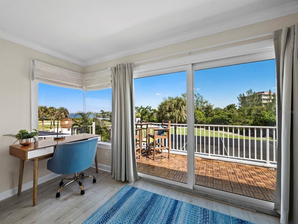 For Sale: $2,790,000 (5 beds, 5 baths, 4510 Square Feet)