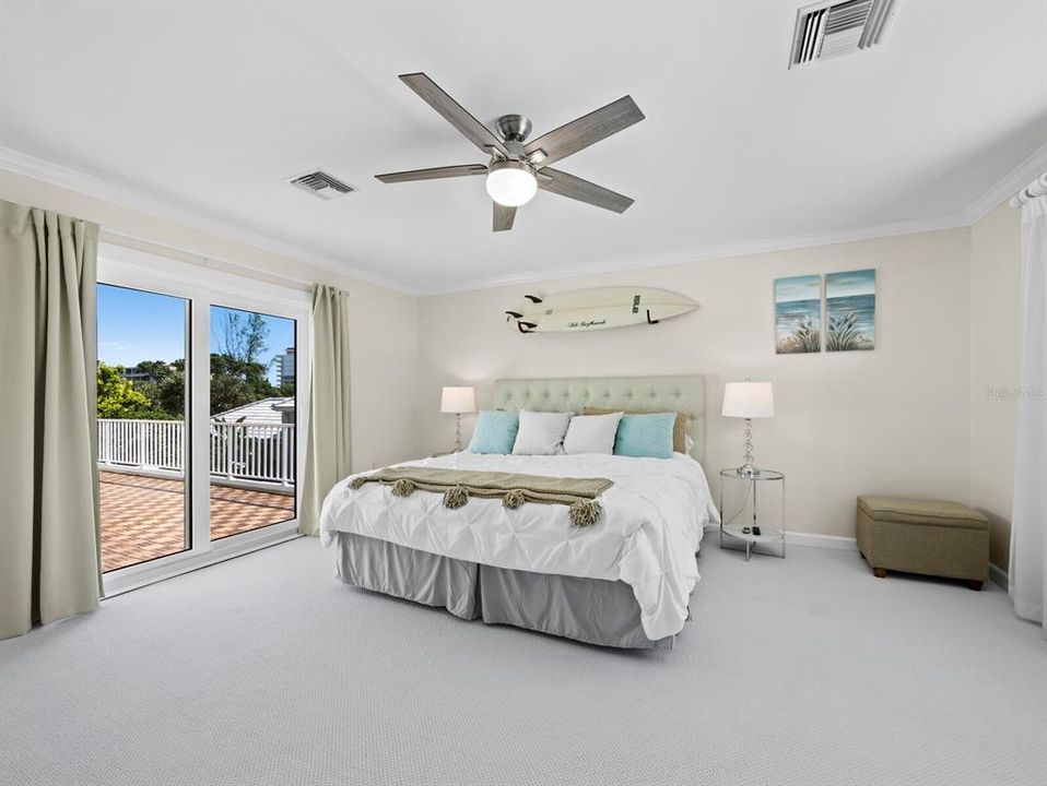 For Sale: $2,790,000 (5 beds, 5 baths, 4510 Square Feet)