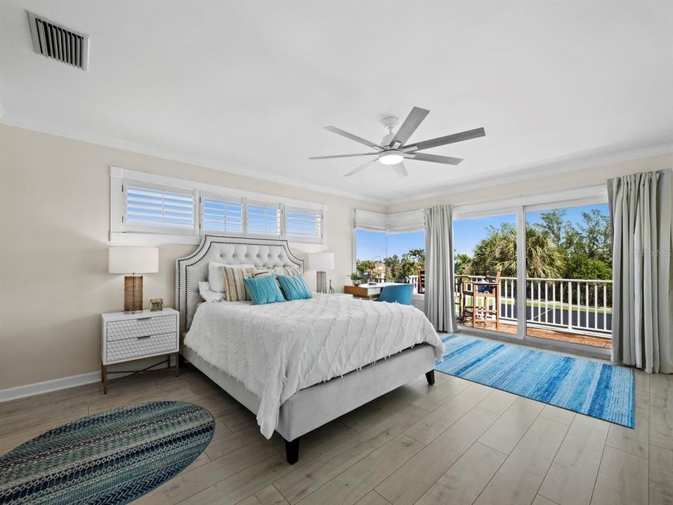 For Sale: $2,790,000 (5 beds, 5 baths, 4510 Square Feet)