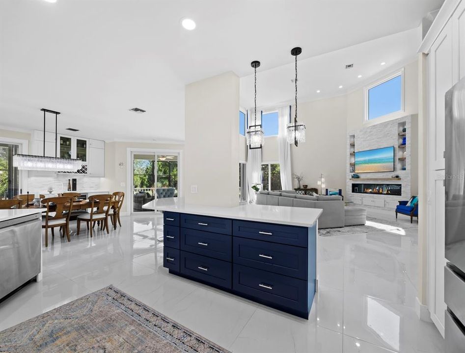 For Sale: $2,790,000 (5 beds, 5 baths, 4510 Square Feet)