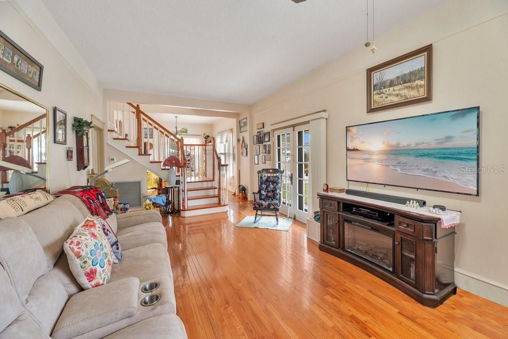 На продажу: $399,999 (3 спален, 3 ванн, 1788 Квадратных фут)