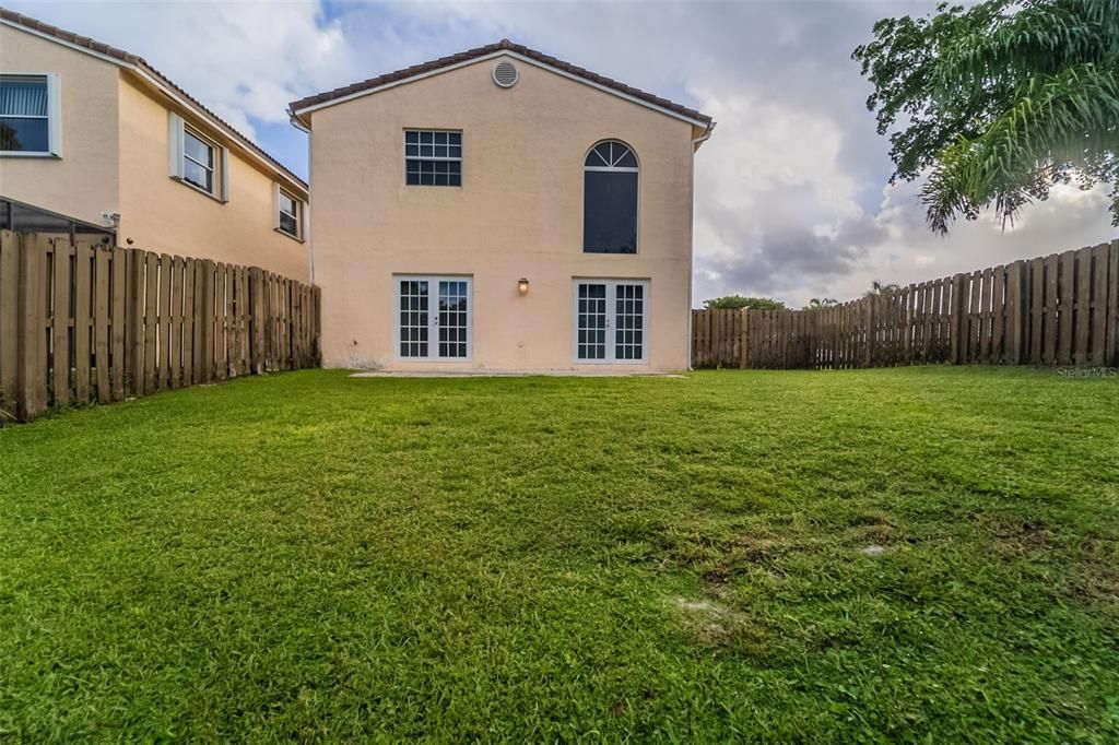 Active With Contract: $544,900 (3 beds, 2 baths, 2286 Square Feet)