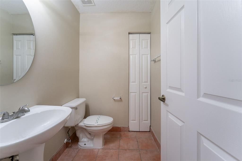 Active With Contract: $544,900 (3 beds, 2 baths, 2286 Square Feet)