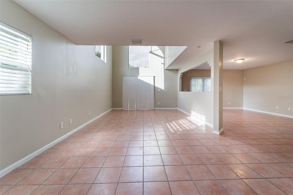 Active With Contract: $544,900 (3 beds, 2 baths, 2286 Square Feet)