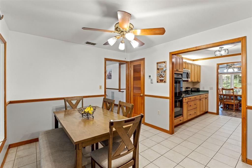 Activo con contrato: $379,500 (4 camas, 3 baños, 2317 Pies cuadrados)