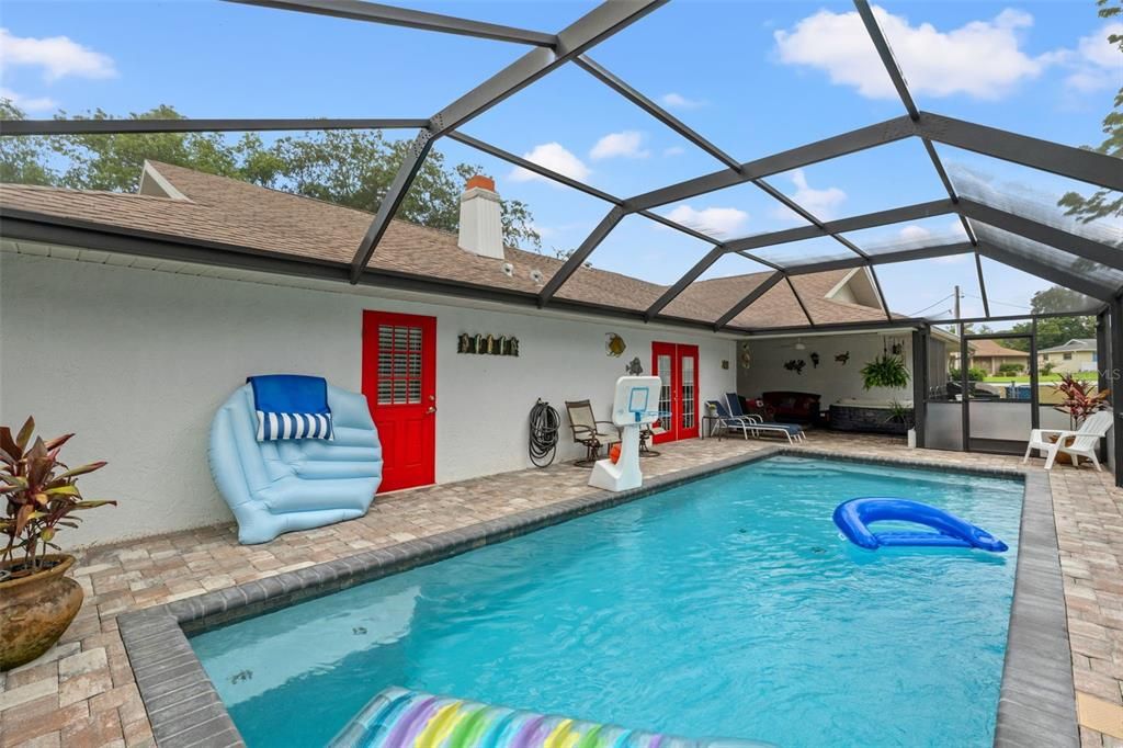 Activo con contrato: $379,500 (4 camas, 3 baños, 2317 Pies cuadrados)