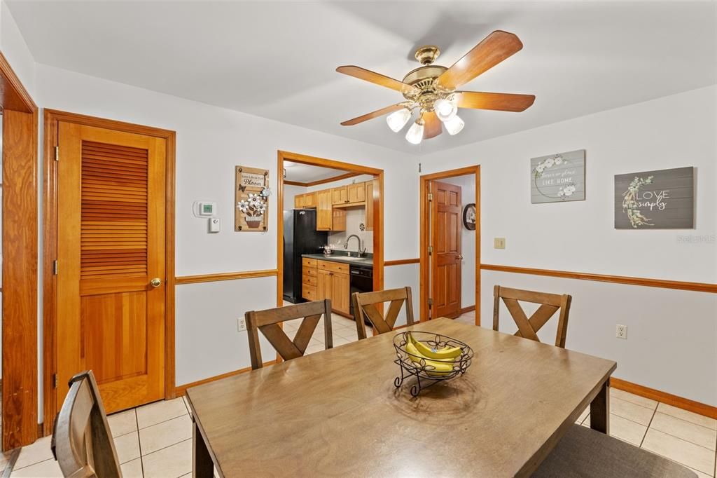 Activo con contrato: $379,500 (4 camas, 3 baños, 2317 Pies cuadrados)