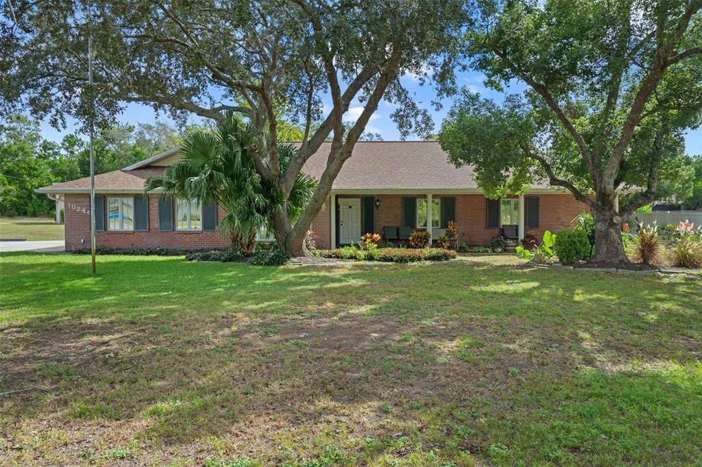 Activo con contrato: $379,500 (4 camas, 3 baños, 2317 Pies cuadrados)