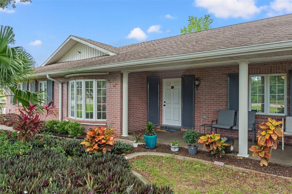 Activo con contrato: $379,500 (4 camas, 3 baños, 2317 Pies cuadrados)