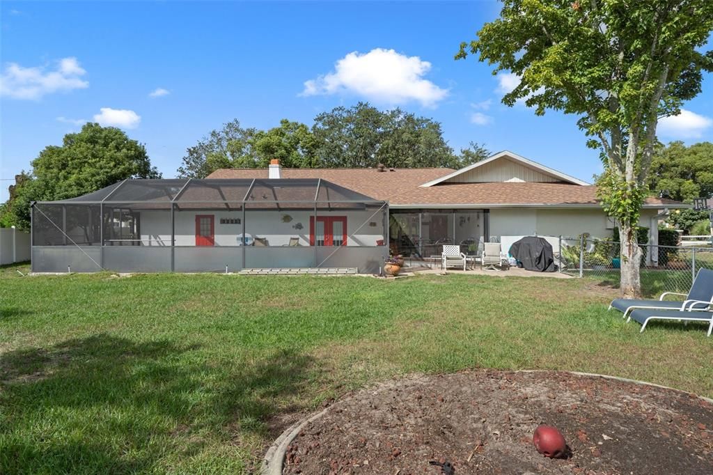 Activo con contrato: $379,500 (4 camas, 3 baños, 2317 Pies cuadrados)