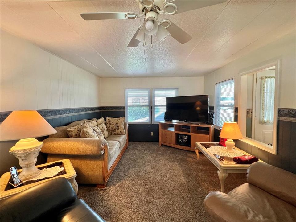 For Sale: $135,000 (2 beds, 2 baths, 1434 Square Feet)