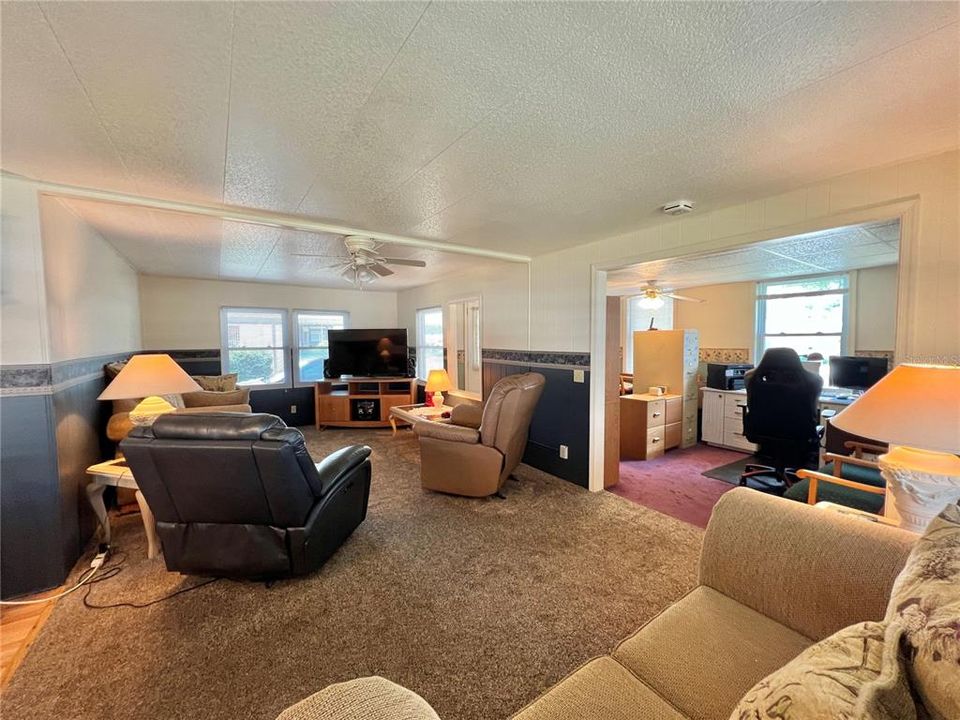 For Sale: $135,000 (2 beds, 2 baths, 1434 Square Feet)