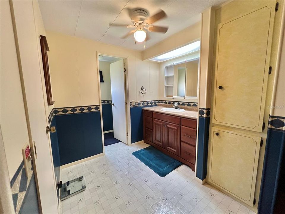 For Sale: $135,000 (2 beds, 2 baths, 1434 Square Feet)