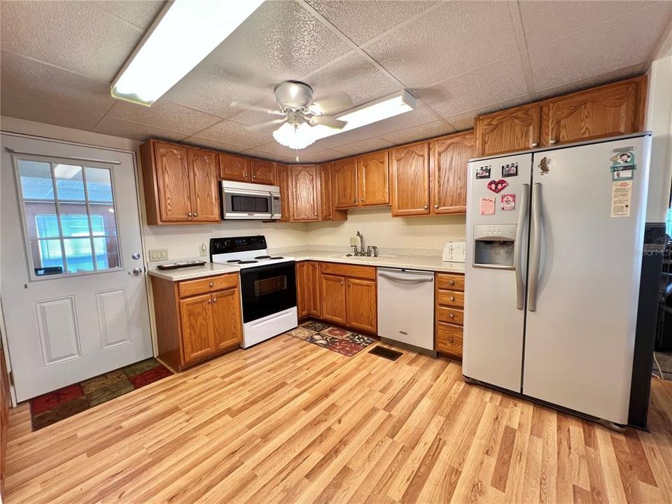 For Sale: $135,000 (2 beds, 2 baths, 1434 Square Feet)