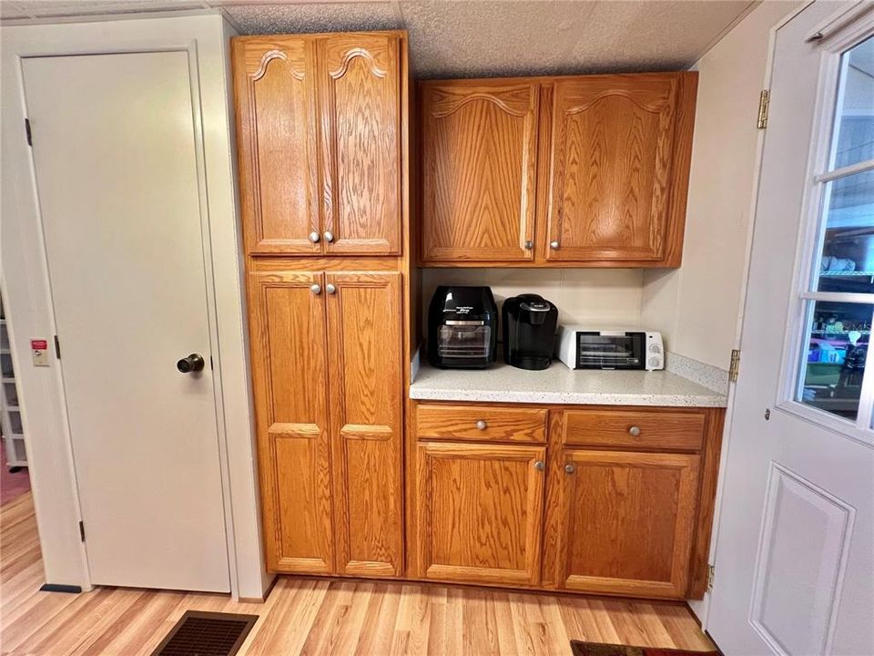 For Sale: $135,000 (2 beds, 2 baths, 1434 Square Feet)