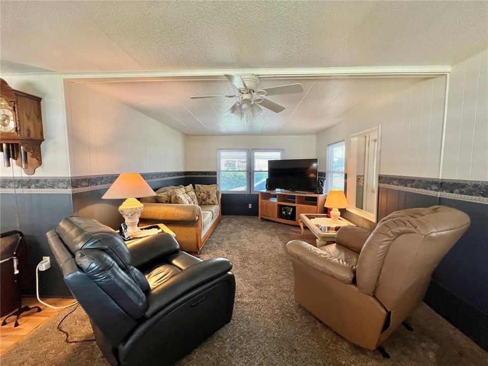 For Sale: $135,000 (2 beds, 2 baths, 1434 Square Feet)