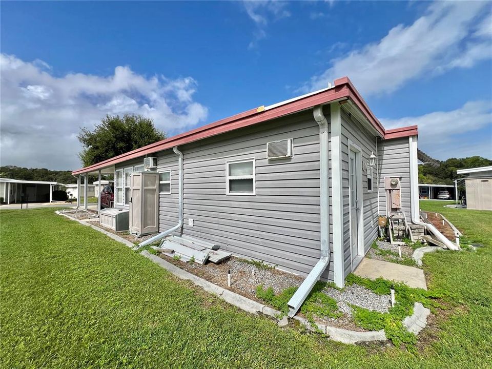 For Sale: $135,000 (2 beds, 2 baths, 1434 Square Feet)