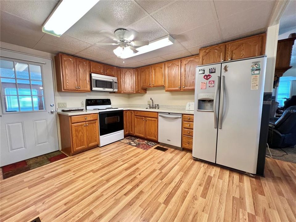 For Sale: $135,000 (2 beds, 2 baths, 1434 Square Feet)