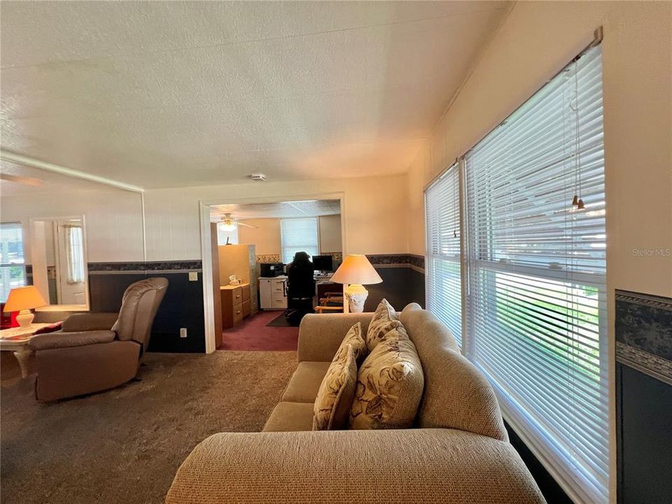 For Sale: $135,000 (2 beds, 2 baths, 1434 Square Feet)