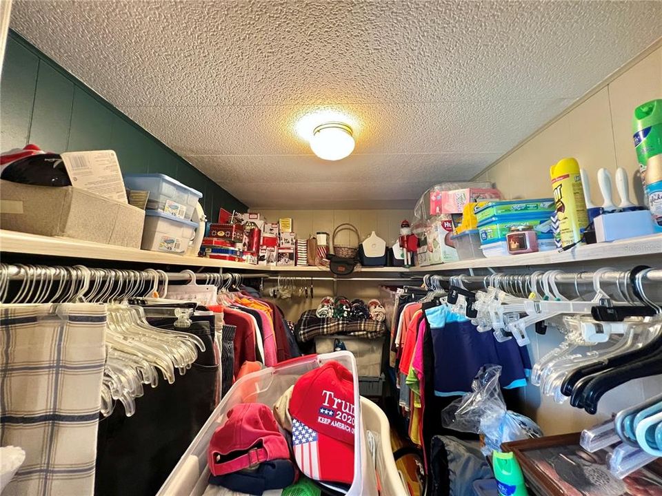 For Sale: $135,000 (2 beds, 2 baths, 1434 Square Feet)