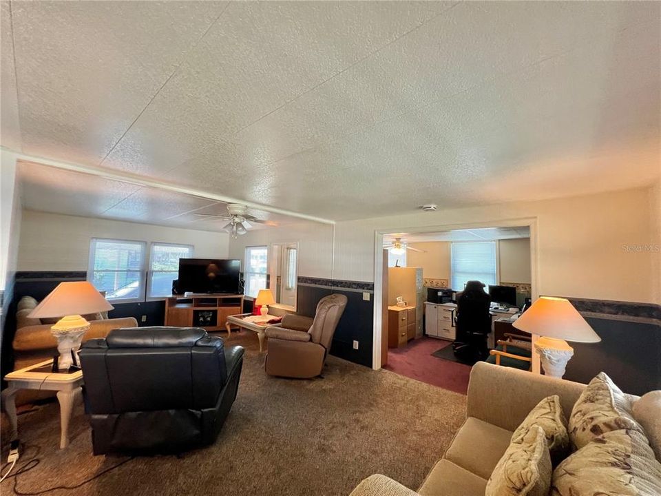 For Sale: $135,000 (2 beds, 2 baths, 1434 Square Feet)