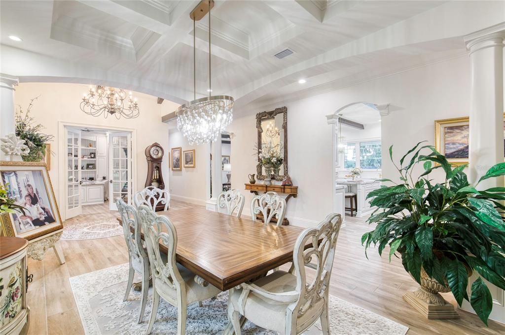 En Venta: $1,995,000 (3 camas, 2 baños, 3310 Pies cuadrados)